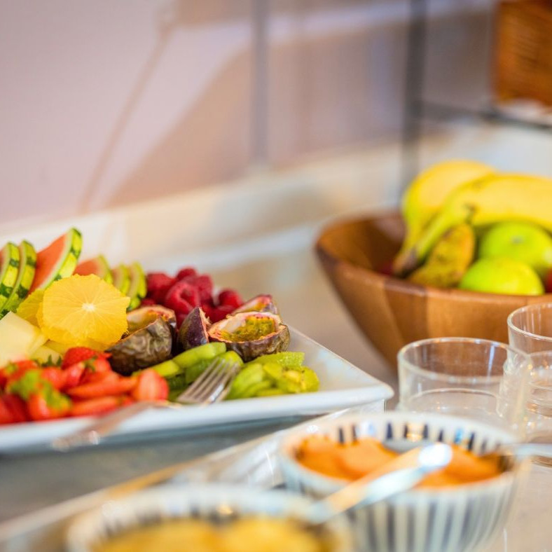 continental breakfast - lightenend